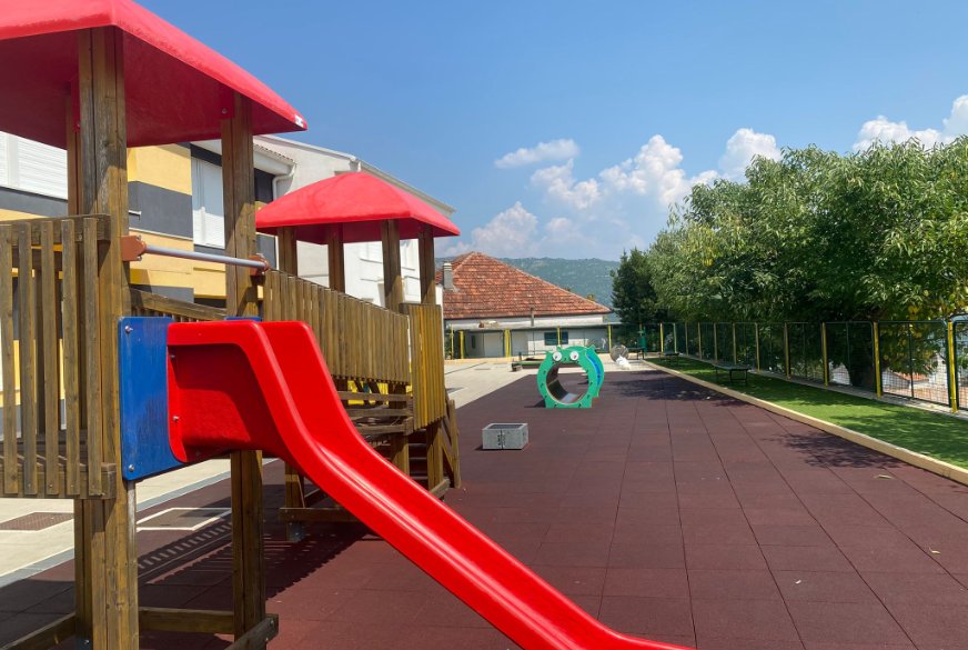 LAG “Adrion” financirao opremanje vešeraja u dječjem vrtiću Pčelica Vrgorac